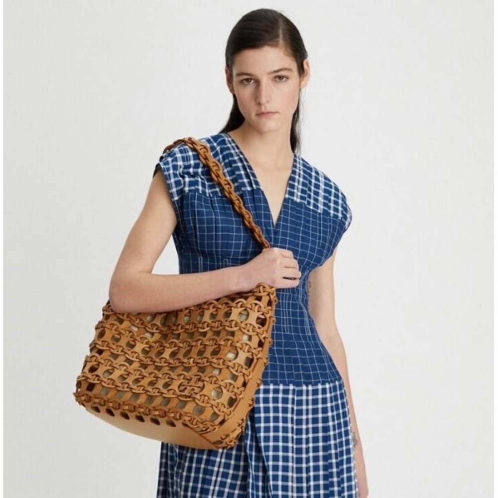 Tory Burch Mcgraw DieCut Large Bucket Bag Gem